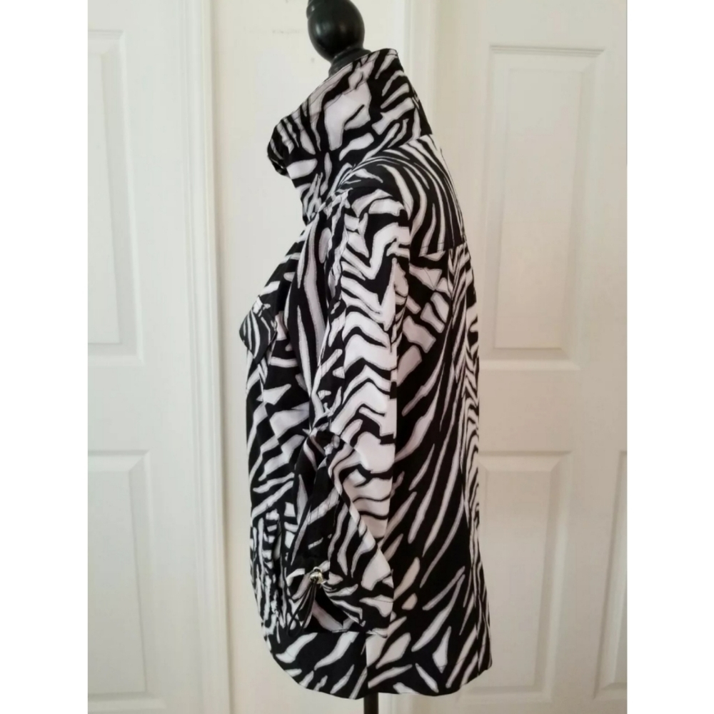 Chicos zebra Jacket snap front sz 1 Med windbreaker - Picture 2 of 8